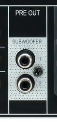 Subwoofer Pre-Out-Anschlüsse am AVR